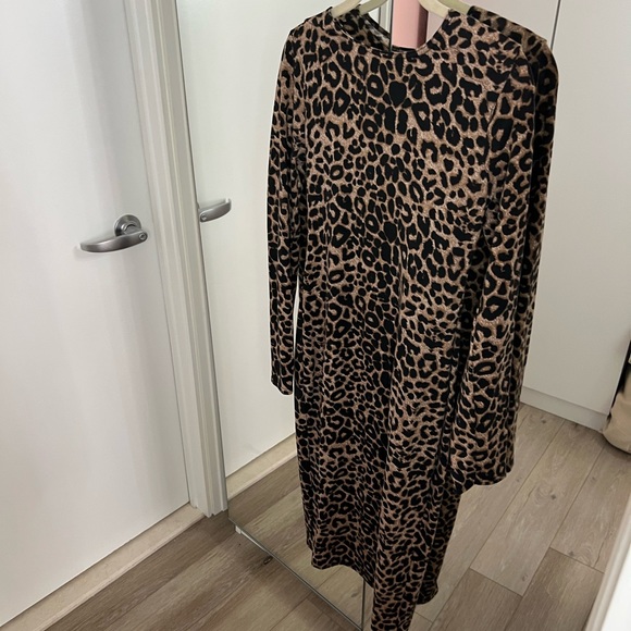 NWT Pretty Little Thing Brown Leopard Print Bodycon Midi Dress; size US 6 - Picture 3 of 5